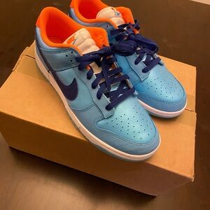 Nike Dunk Low SE “Pastel Blue” Glow in the dark soles!